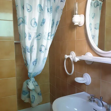 Calm Perfect For Up To 4 Guests 公寓 *