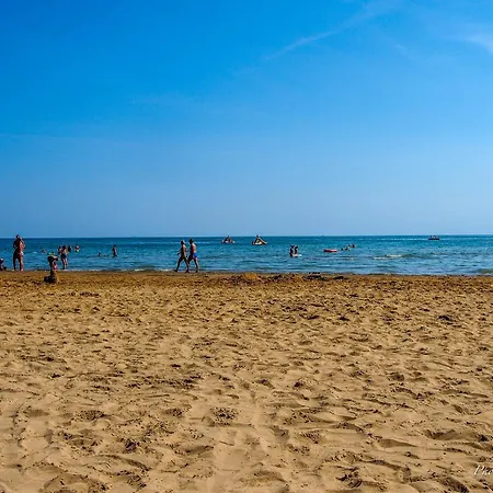 Calm Perfect For Up To 4 Guests * 比比翁